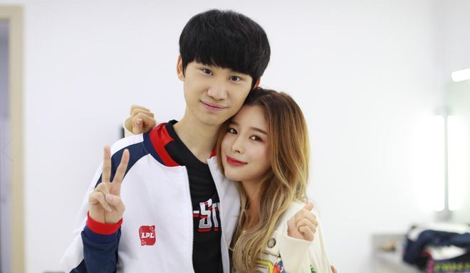 地面有机器 地面有机器